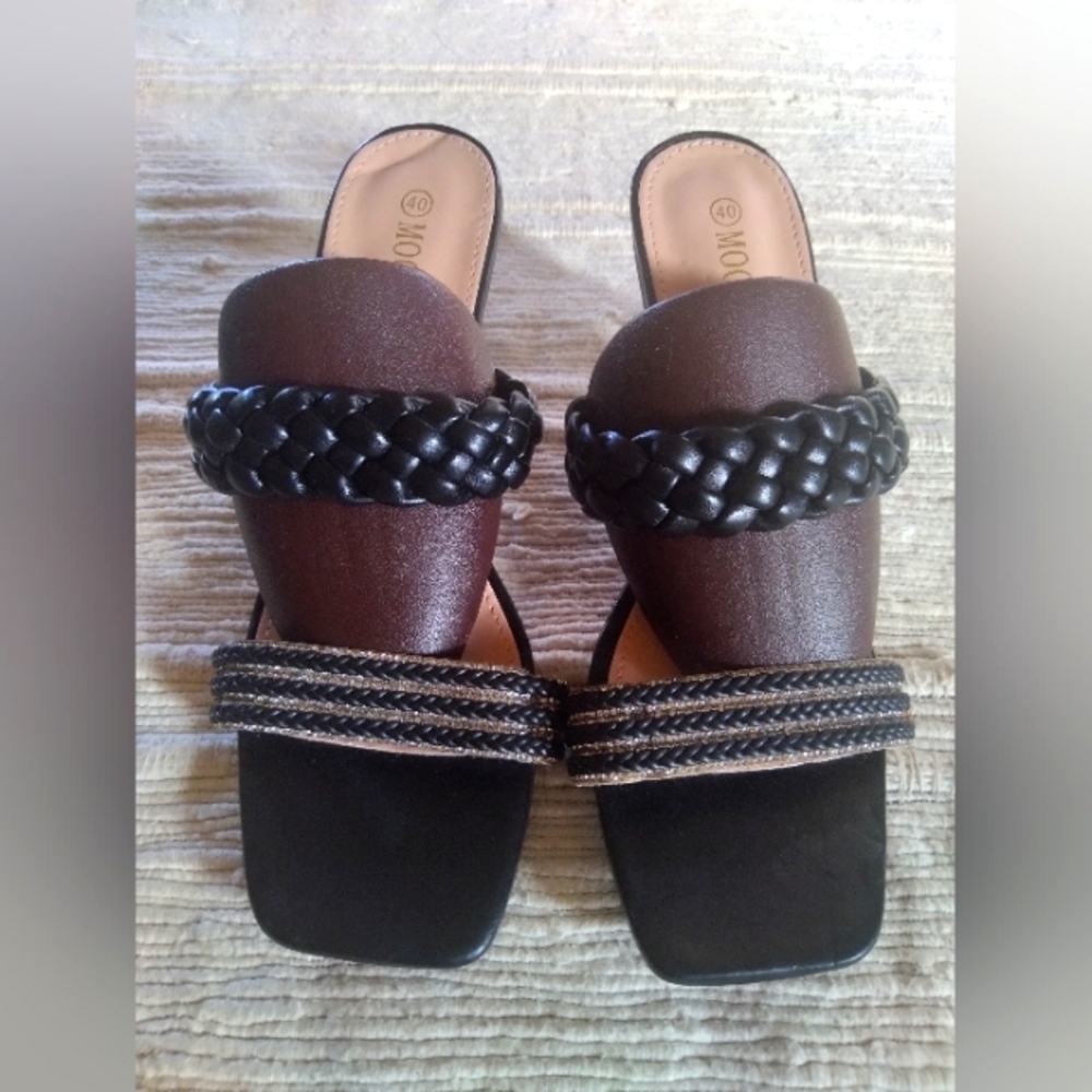 NWOT Elegant Black and Brown Women's Sandals